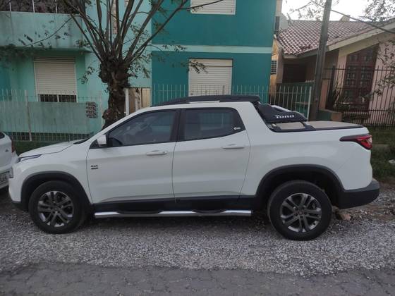 FIAT TORO 2.0 16V TURBO DIESEL FREEDOM 4WD AT9 FIAT TORO 2.0 16V TURBO DIESEL FREEDOM 4WD AT9